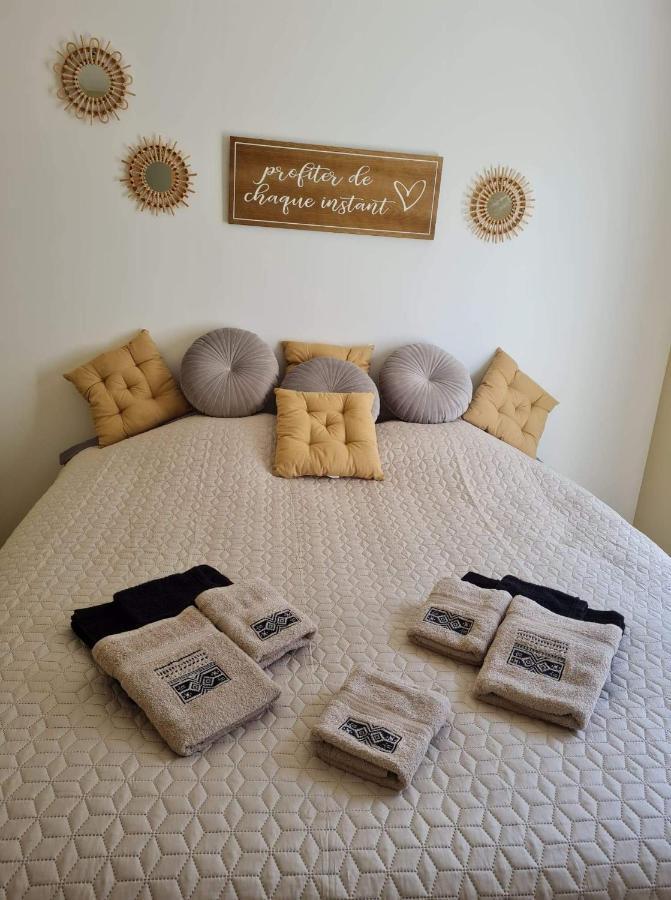 A Fleur de Spa : Maison chaleureuse avec spa privatif et billard. Coulogne Extérieur photo